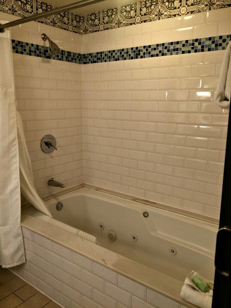 Kimpton Solamar Virtuoso Suite bathroom jetted tub