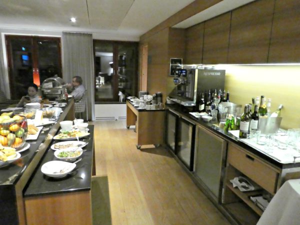 Hilton Stockholm Slussen Executive Lounge evening food & drinks