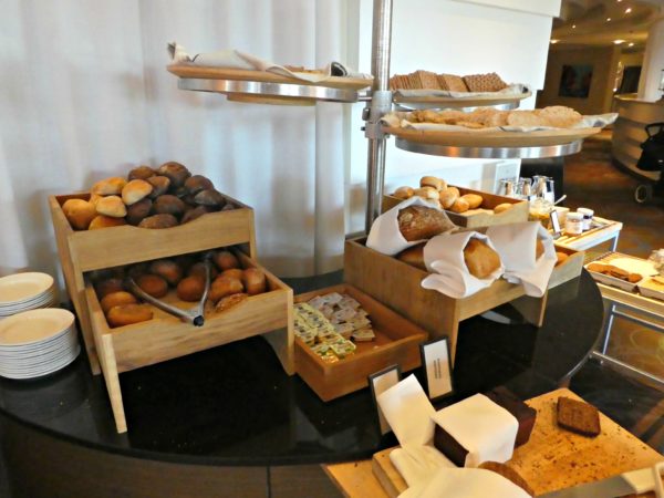 Hilton Stockholm Slussen buffet gourmet breads