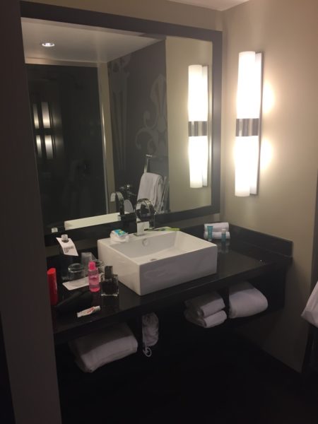 W Atlanta Midtown Hotel bathroom