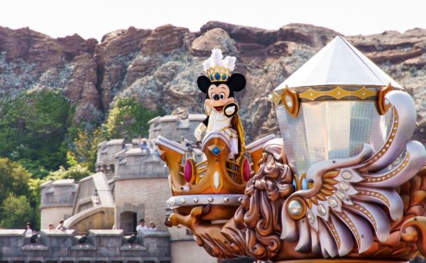 How to Save Money on Holiday Travel. tokyo-disney-mickey-mouse-832112_1920