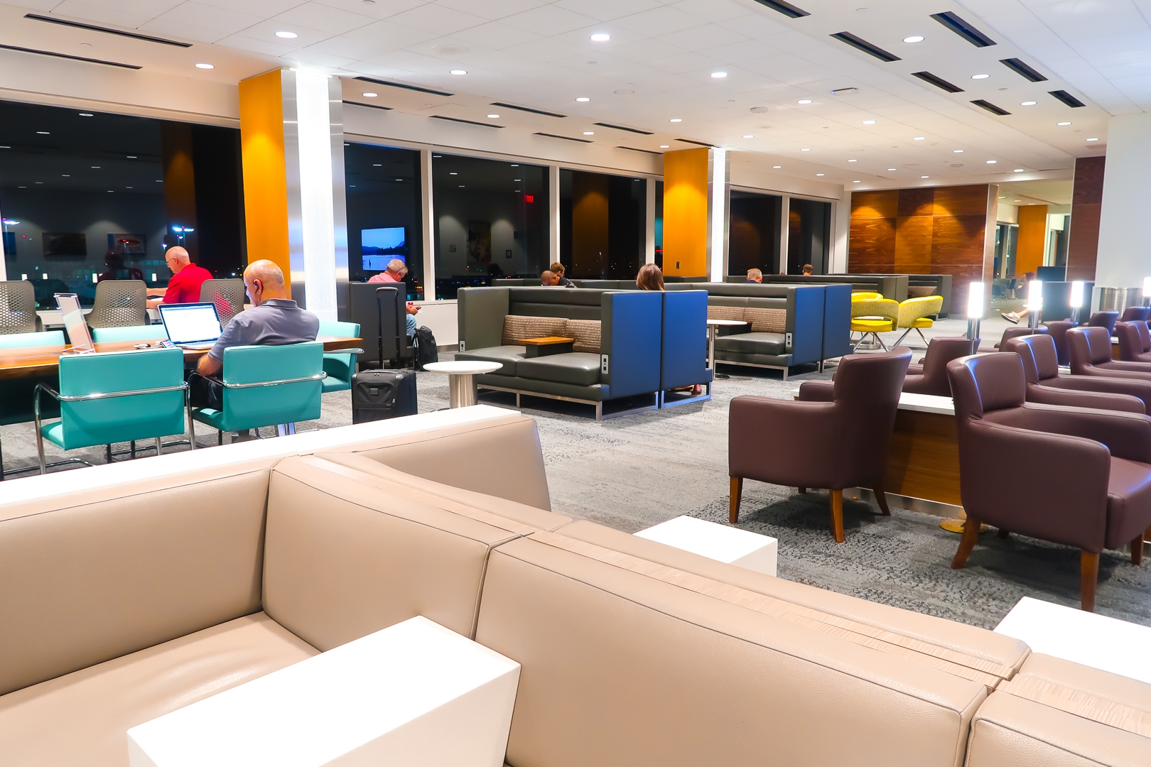 Delta Sky Lounge LAX Interior