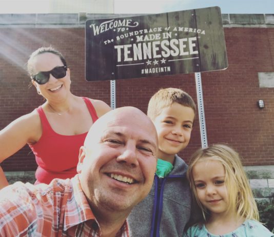 Nashville Road Trip 2018-07 Tennessee state line