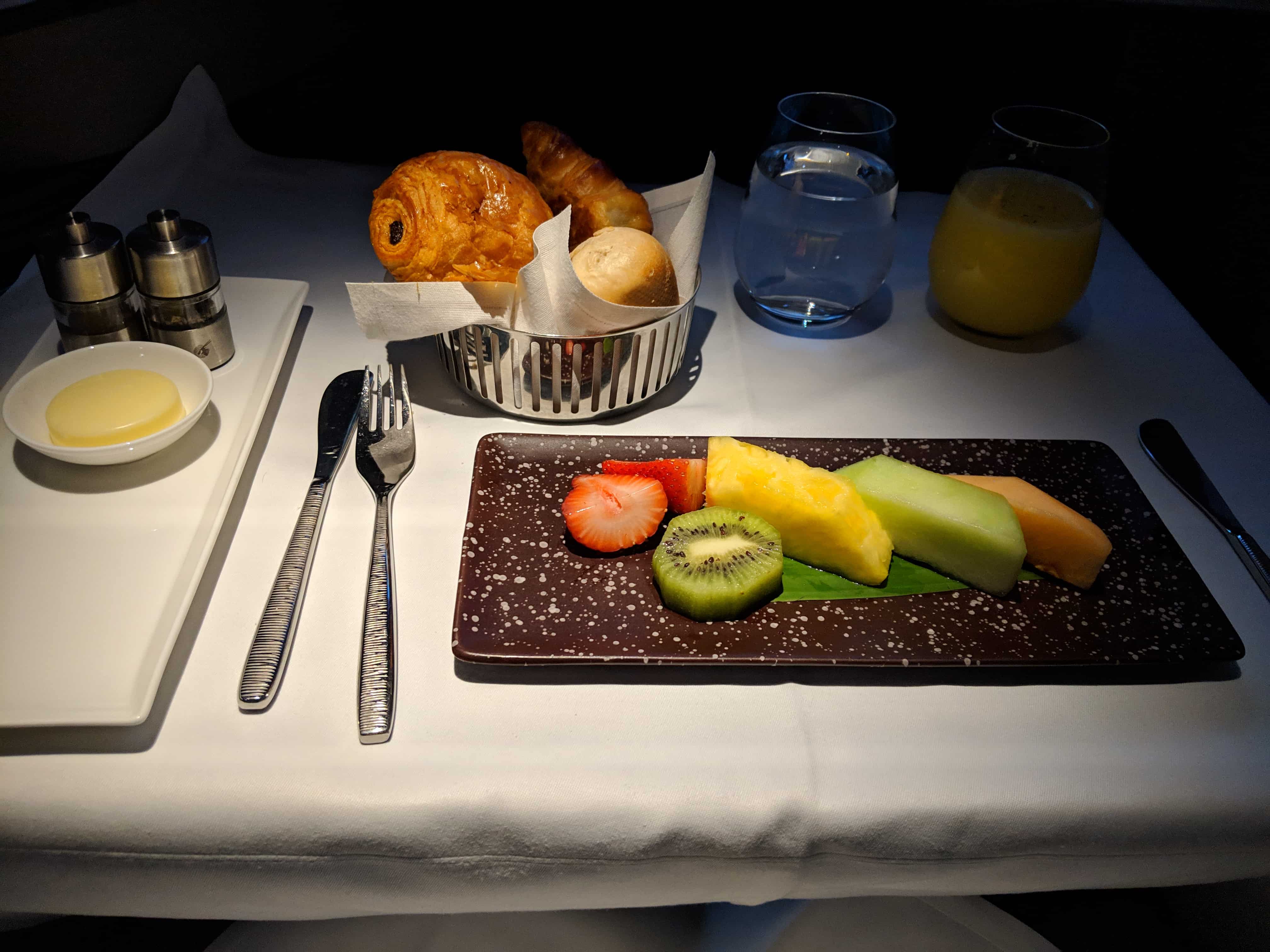 Qatar Qsuites review fruit and pastries
