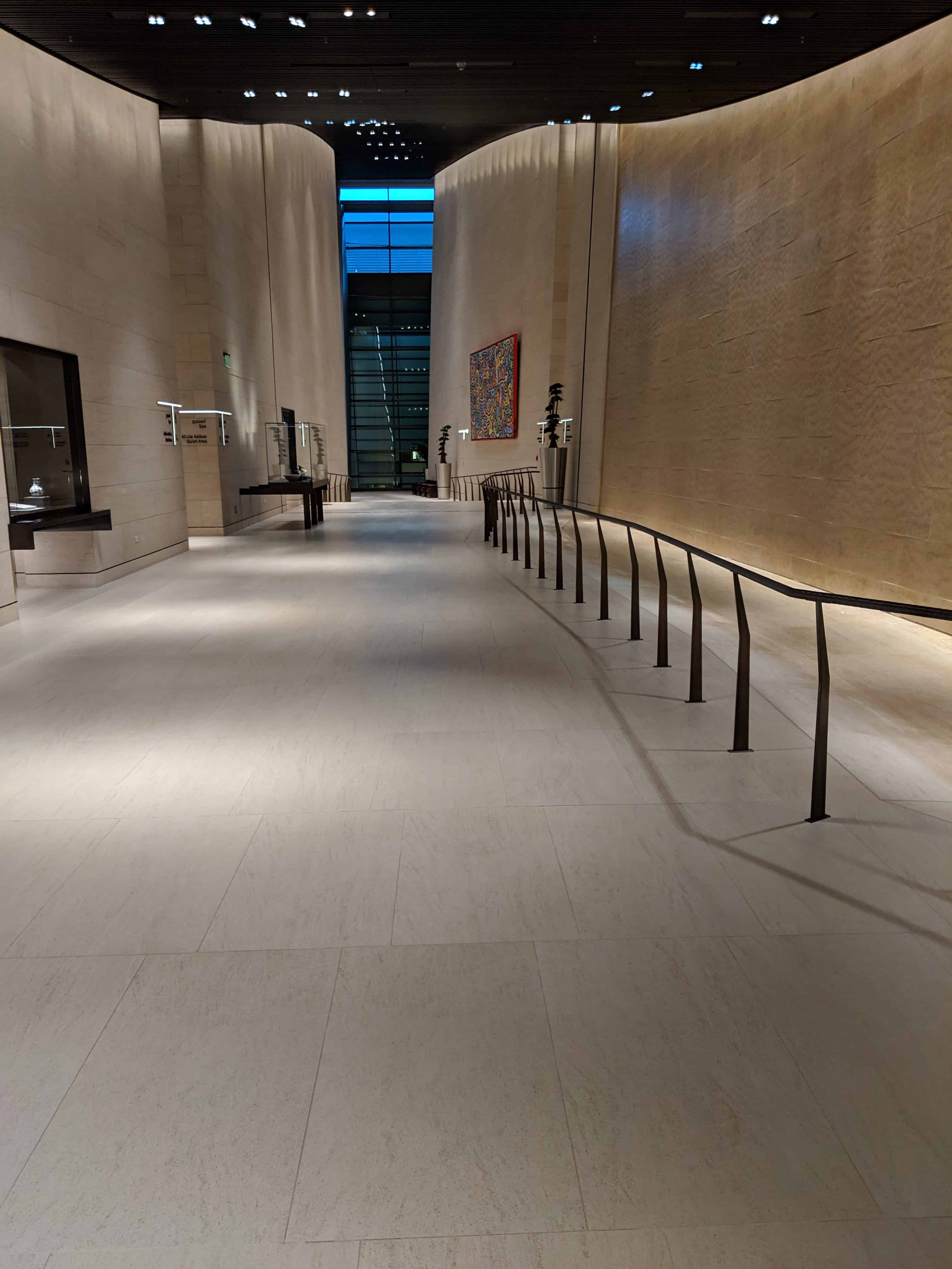 Al Safwa First Class Lounge review hallway 1