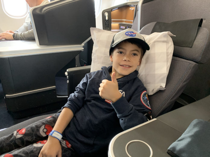 SAS Business Class ARN to ORD October 2019 Timothy thumbs up