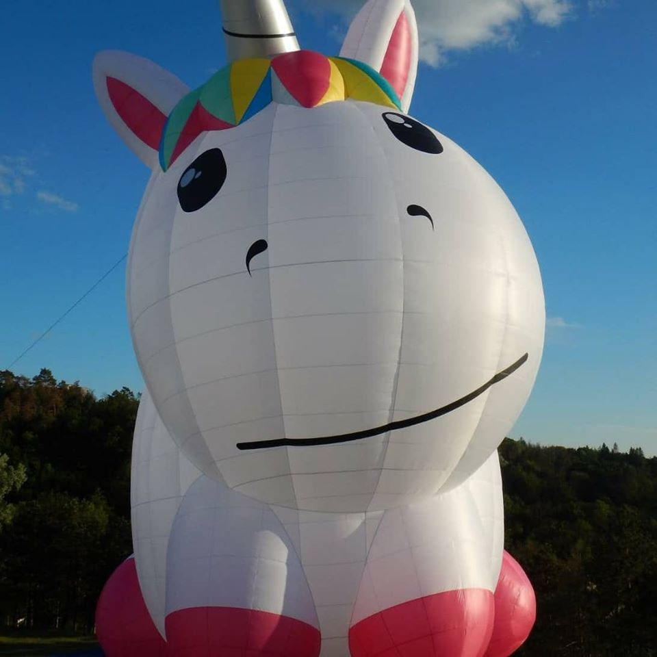 Laska the Unicorn hot air balloon