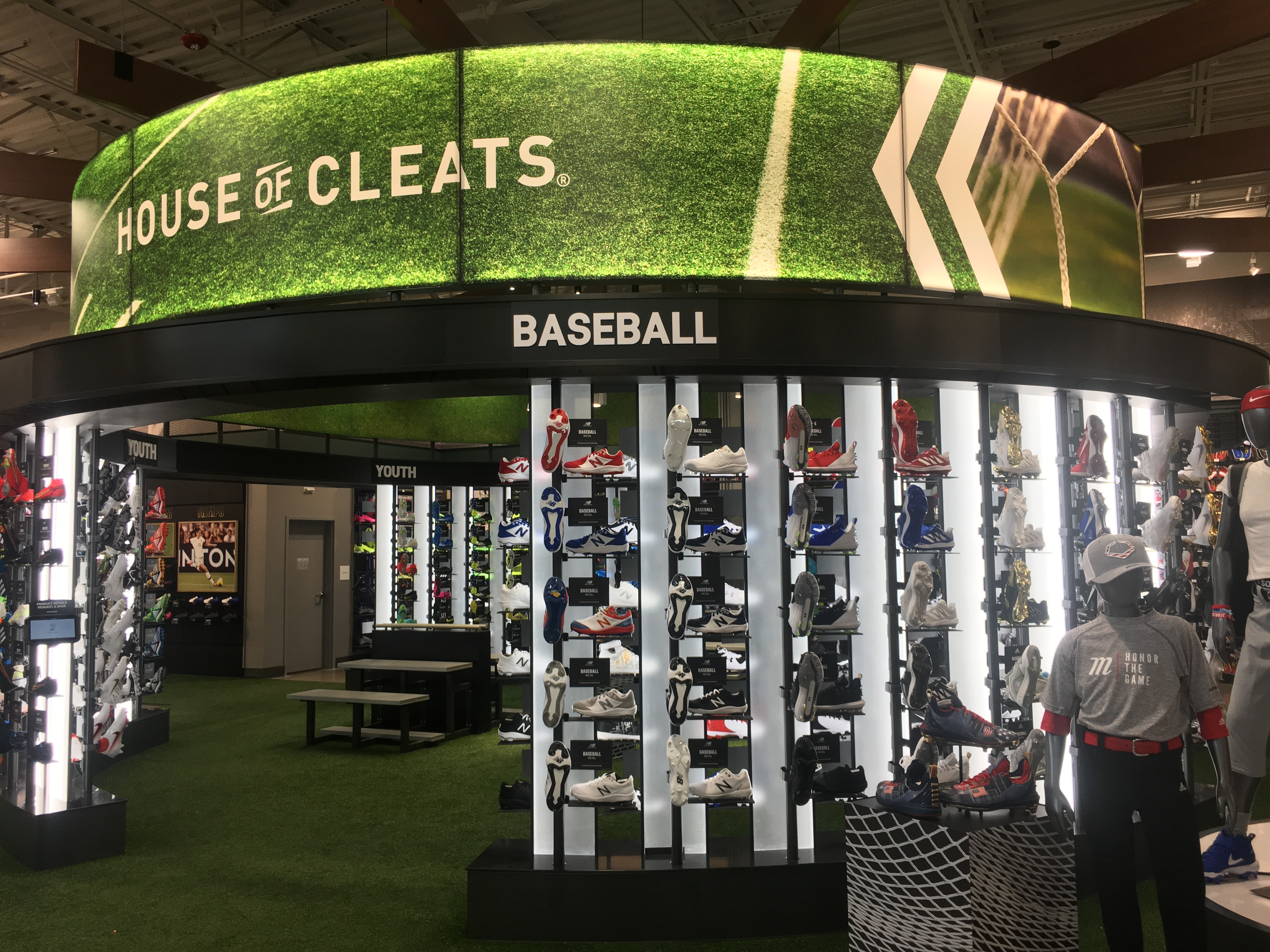 Dick's House of Cleats Knoxville