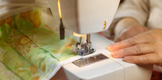 corona sewing machine-4971090_1920 Willfried Wende on Pixabay