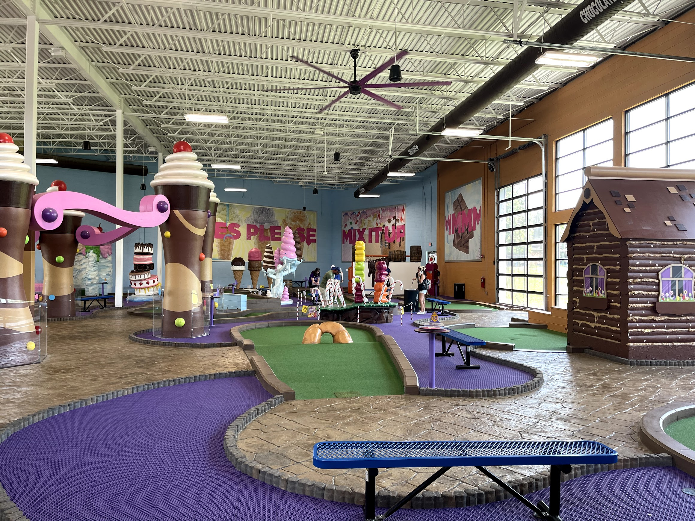 Pigeon Forge - Crave Golf Club indoor golf course 2021-05