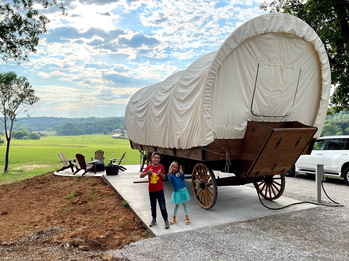 Horse Cave KOA covered wagon 2021-07