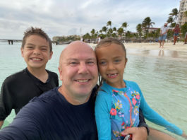 Radisson Blu Aruba beach Lee with Timothy and Scarlett