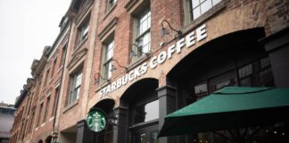 Link Starbucks & Delta Accounts For 200 Stars Bonus Starbucks by TR on Unsplash