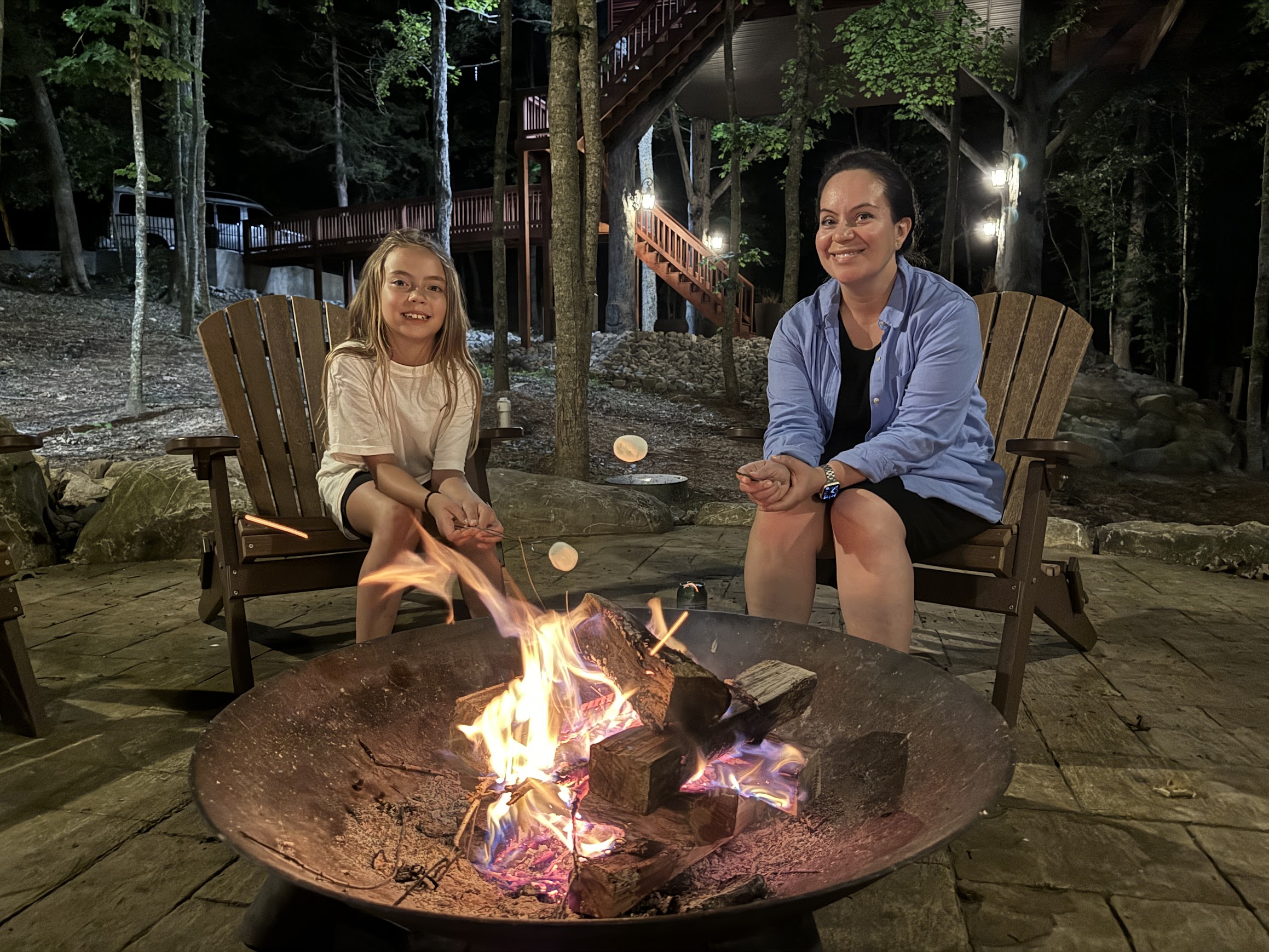 Horse Cave KOA treehouse making smores - June 2024