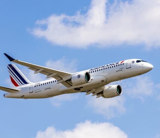 Flying Blue Promo Awards: November 2025 – Biz Class Starting at 18,750 Miles Air France Airbus A220 in flight
