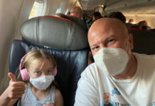 Scarlett and Lee on AA flight from The Bahamas 2021-10